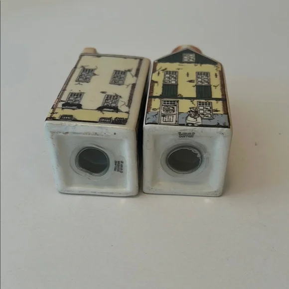 Charming Ceramic House Salt and Pepper Shakers - Picture 4 of 4